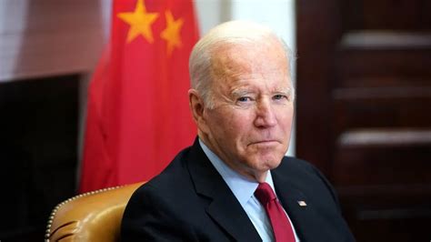 Biden issues an executive order restricting US investments in Chinese technology